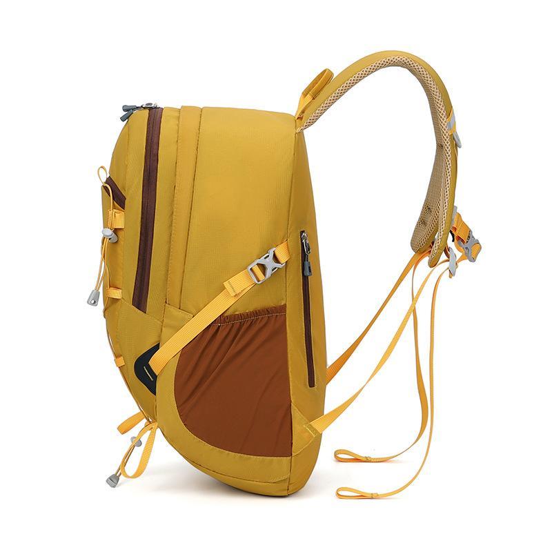 A Versatile And Lightweight Soft Shell Backpack for Hiking, Featuring a Zipper Closure And a Solid Color, Suitable for Both Men And Women, Ideal for Outdoor Leisure Activities