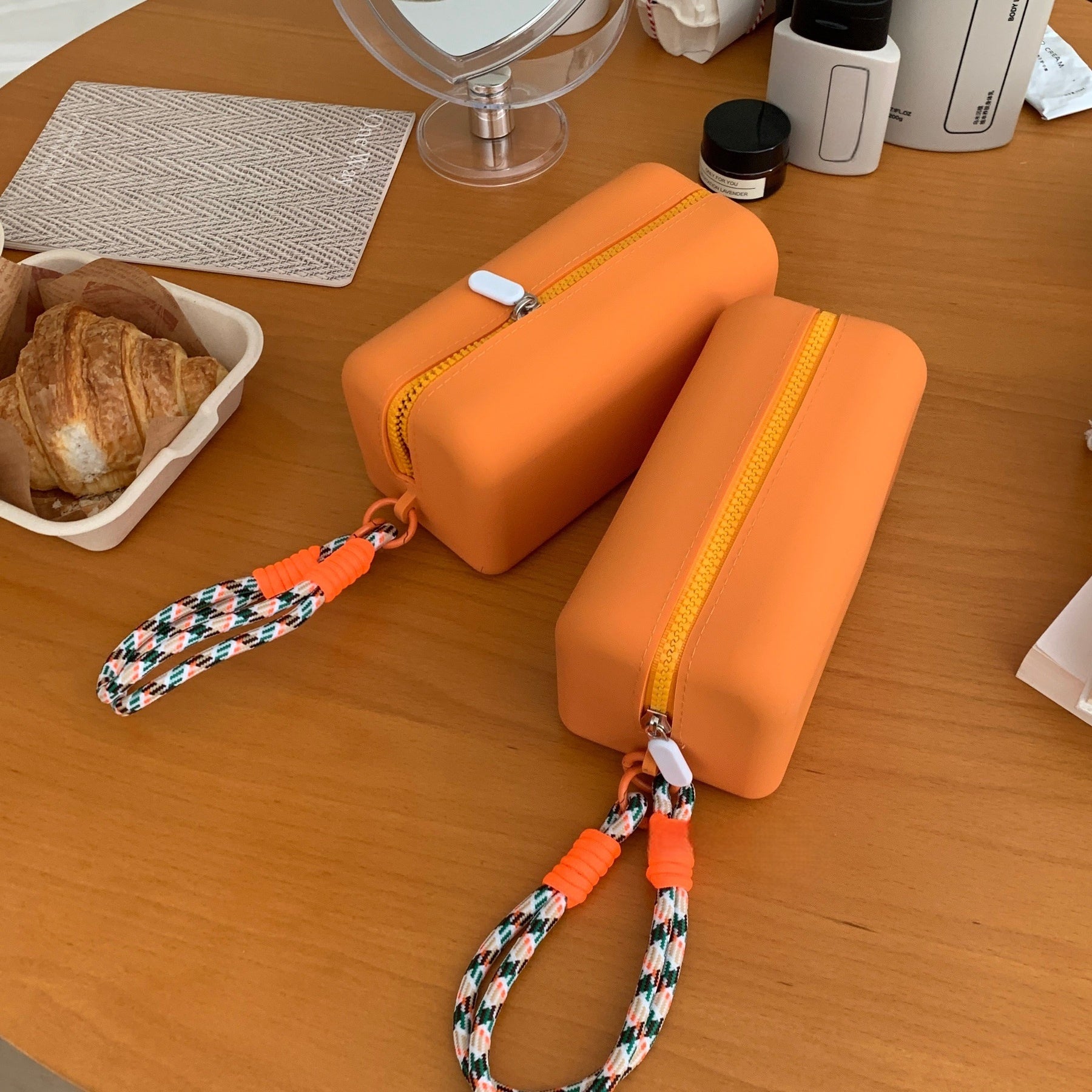 Large Capacity Lightweight Toiletry Bag Suitable for Travel - Wrist Strap & Detachable Strap Compatible for Use with Wristband\u002FCarrier, Zipper Closure, -Fade Technology, Suitable for Vacation, Daily Use, Wet Wipeable Care